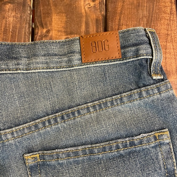 BDG Urban Outfitters Jean shorts | boyfriend Low-rise| frayed bottoms | - Picture 5 of 7